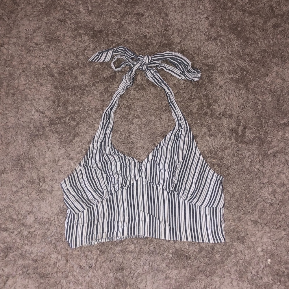 American Eagle Outfitters: Crop Top